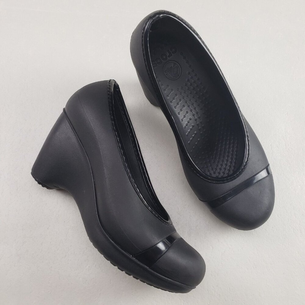 Crocs Lena Wedge Comfort Heel Womens 7 Black Closed Round Toe Slip On Pump Shoe